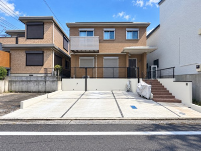 【外観】 | ◆港南区東永谷3丁目　中古戸建◆ | ◆その邸が魅せる、気品・上質・重厚感・極細やかさ、そのすべては訪れた者に安らぎと品性を与える特別な空間です。ここに住むからこそ意味がある。すべての（始まり）をここから迎えます。