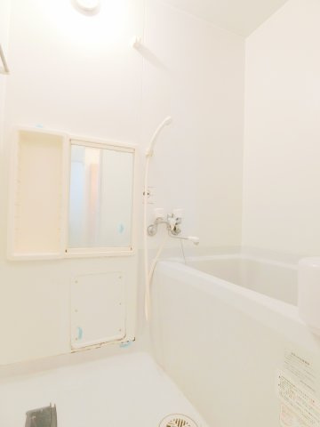 フォレスト高円寺の浴室|★人気のバス・トイレ別★クリーニング前の写真となります
