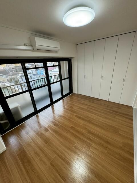 須賀マンションの寝室