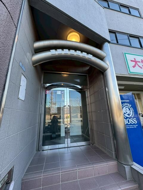 須賀マンションのエントランス