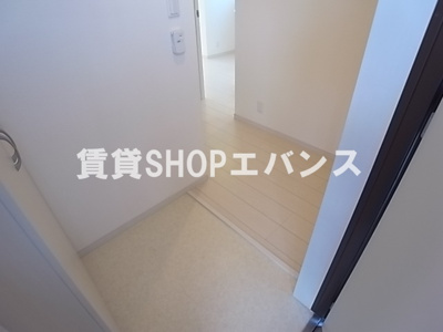 【玄関】 | リブリ・ヴォルペ | 明るい玄関です