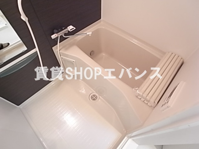 【浴室】 | リブリ・ヴォルペ | コンパクトで使いやすいお風呂です