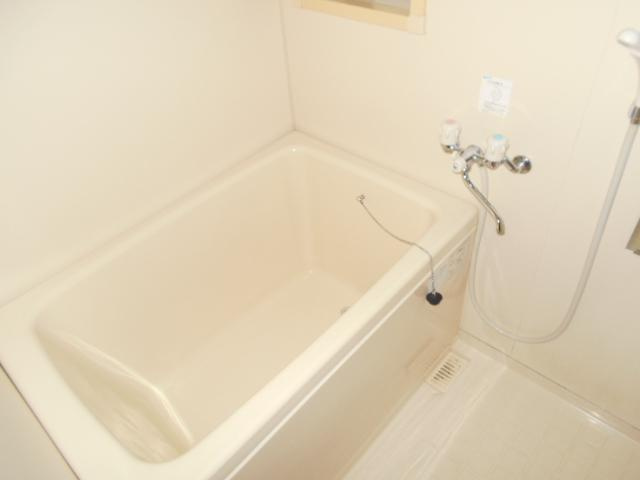 ラトゥール諏訪坂の浴室|お風呂です