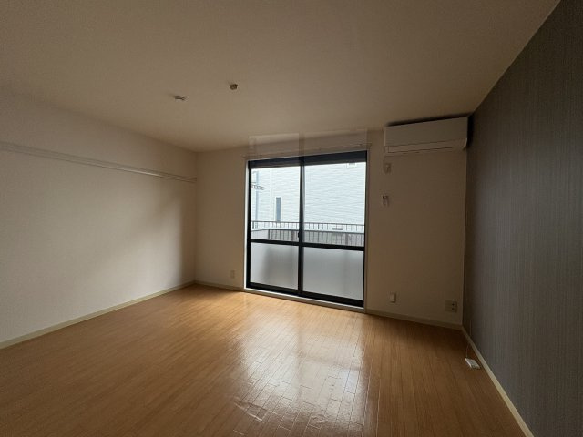 パインＫの居間・リビング|広々、洋室7.4帖♪※同建物・同タイプ・別部屋の写真。