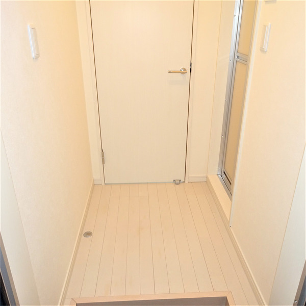 サニーコート町屋の玄関