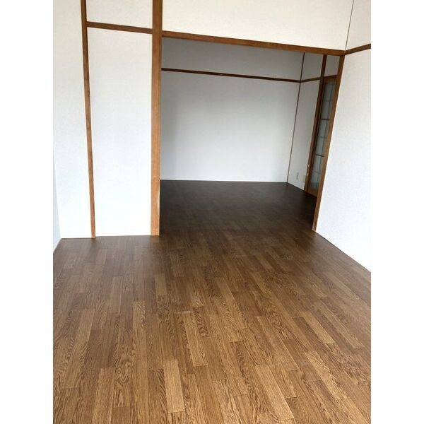 畑中マンションの居間・リビング