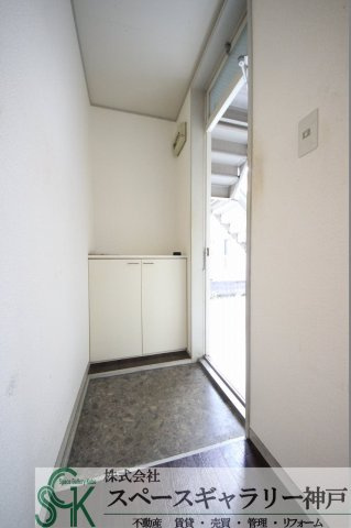 魚住Sハイツ35の玄関