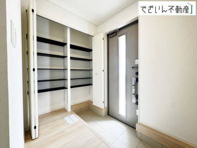 【居間・リビング】 | 上里町勅使河原　中古住宅 | ※新築時の写真
現地(2025年7月撮影)