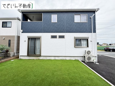 【玄関】 | 上里町勅使河原　中古住宅 | ※新築時の写真
現地(2025年7月撮影)