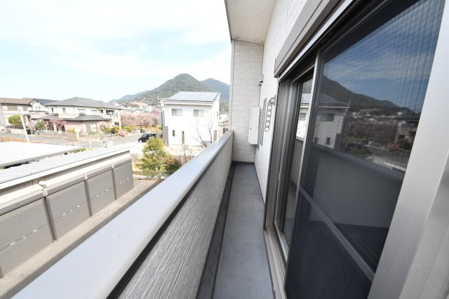 ルネス若園A棟のバルコニー