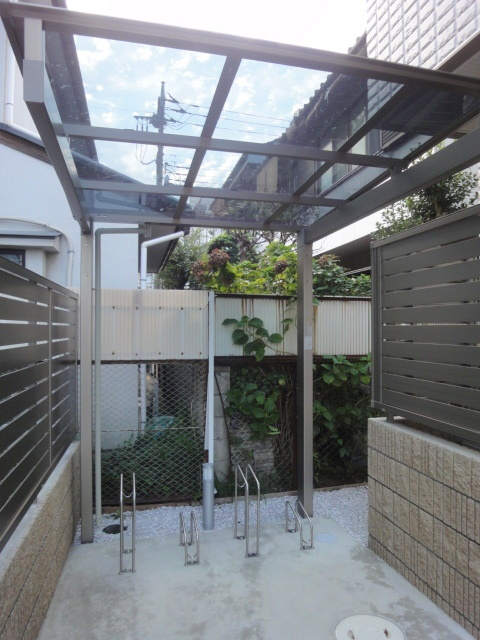 メゾン　ルーエのその他共用部分|★屋根付き駐輪場★