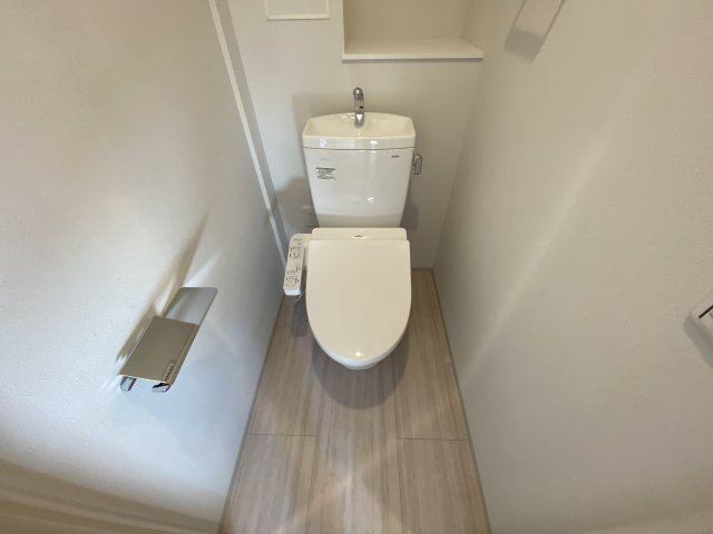 西宮市門戸岡田町の賃貸マンションのトイレ
