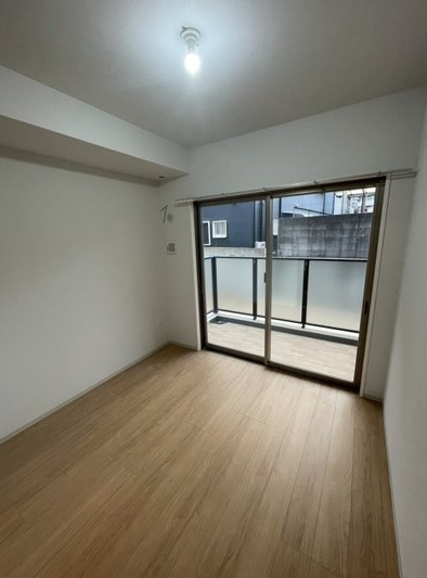 西宮市門戸岡田町の賃貸マンションの居間・リビング