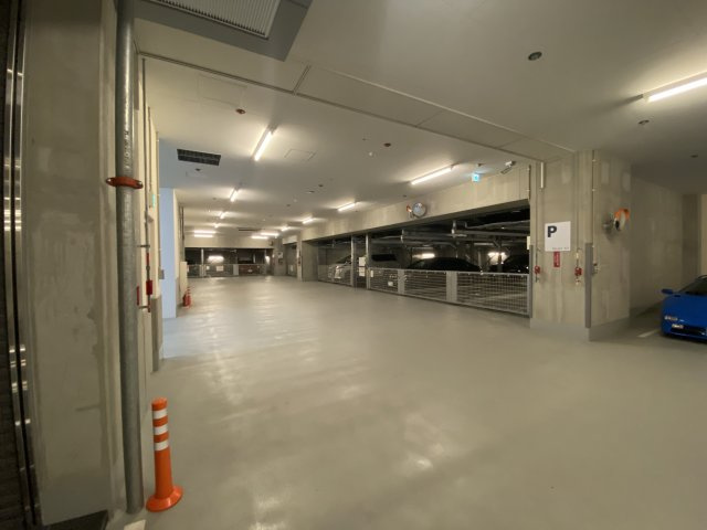 地下駐車場です。