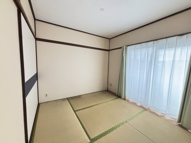 柔らかい畳が心地よい和室