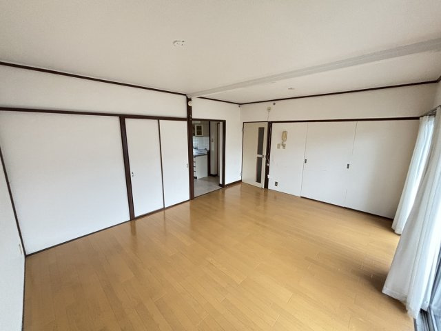 こちらの居間で趣味の時間をお楽しみください
