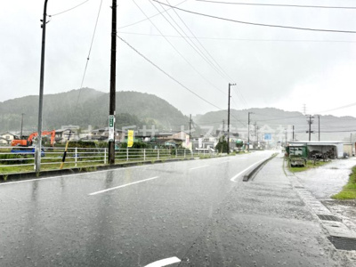 【前面道路含む現地写真】 | 森町大鳥居　中古住宅 | 前面道路含む現地写真です