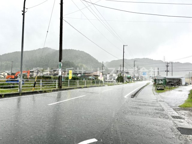 【前面道路含む現地写真】 | 森町大鳥居　中古住宅 | 前面道路含む現地写真です