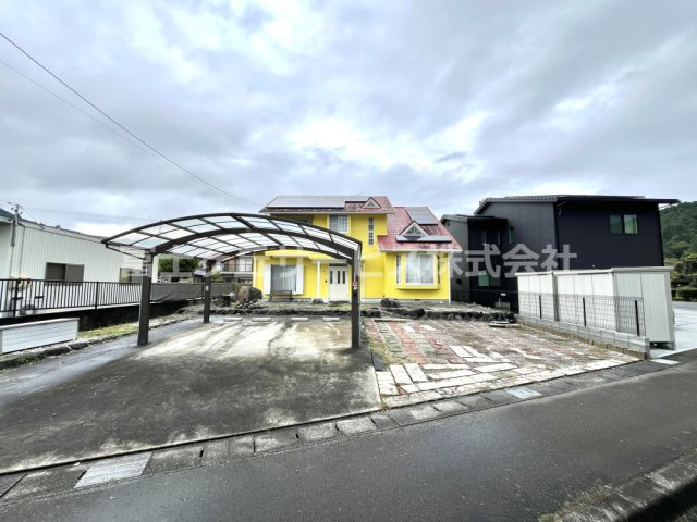 【駐車場】 | 森町大鳥居　中古住宅 | 並列4台駐車可能