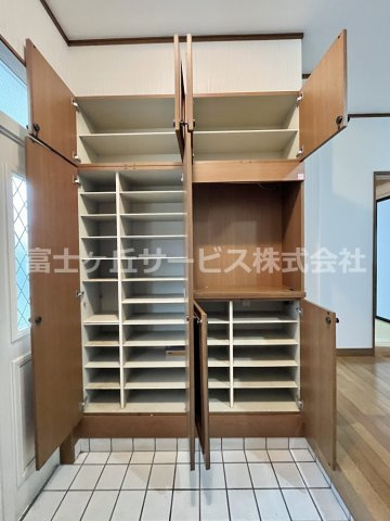【収納】 | 森町大鳥居　中古住宅 | 大容量のシューズボックス付き