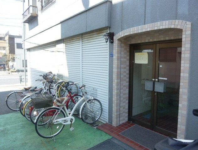 タチカワコーポの駐車場|駐輪場