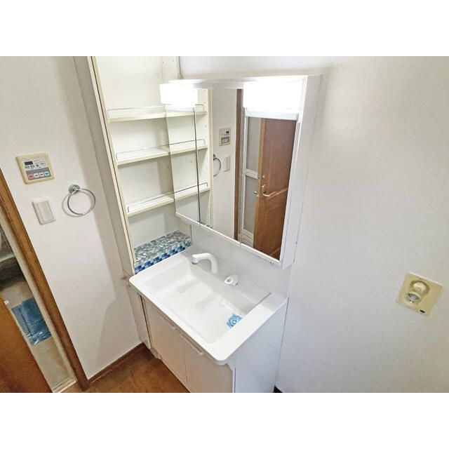 世田谷区上北沢３丁目住宅（０００６０６５）の洗面所|使いやすい洗面所です
