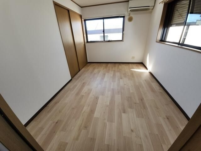 駒沢１丁目戸建の寝室|落ち着いた色調の寝室です
