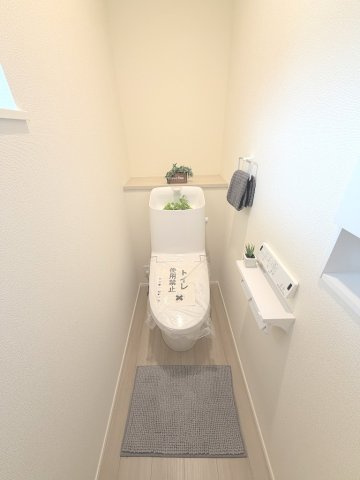 青梅市今寺4丁目のトイレ|清潔感のある快適なトイレ空間。お手入れがしやすく、心地よい環境を保てます。
