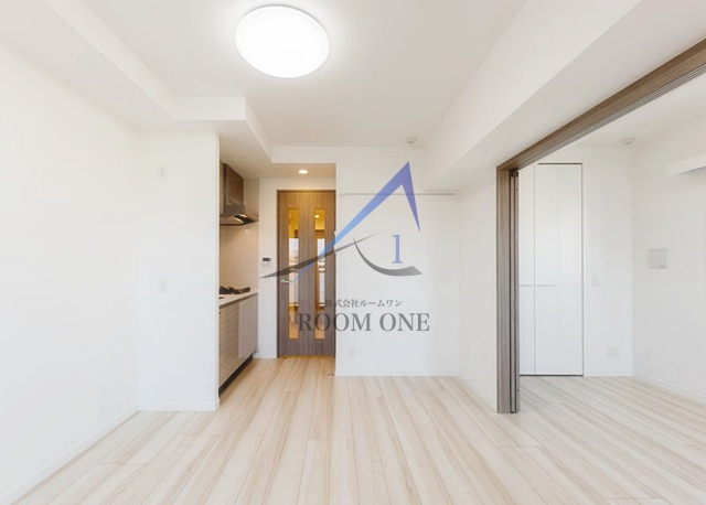 エストゥルース横濱吉野町の居間・リビング|洋室のお部屋です。