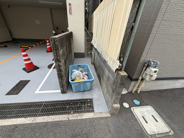 十三ホワイティのエントランス
