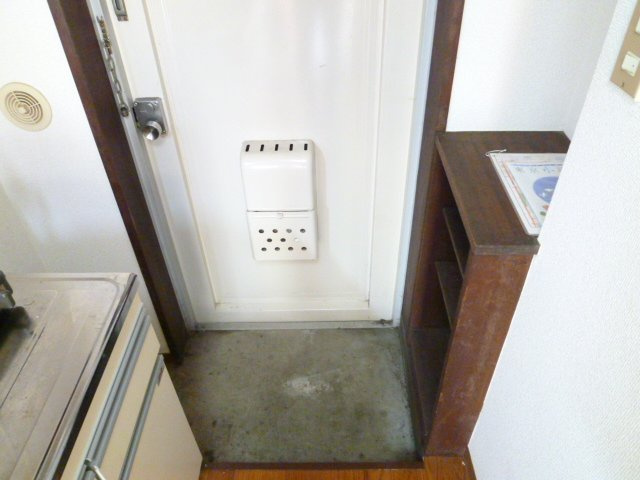 靴箱です。玄関の鍵は防犯性の高いディンプルキーにも交換可能♪