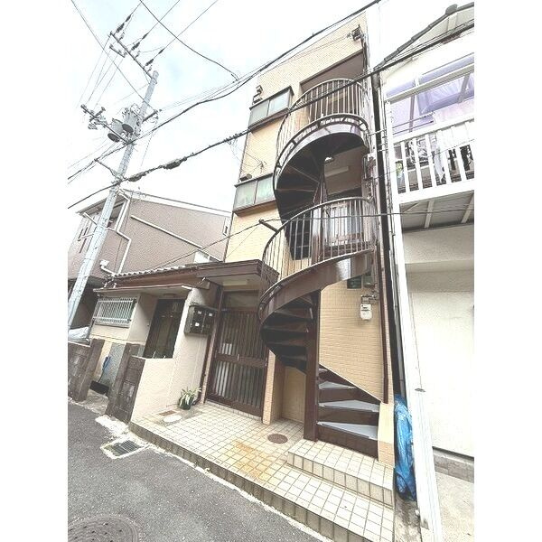 本多マンションの外観