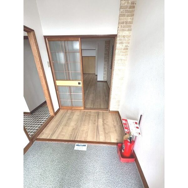 本多マンションの玄関