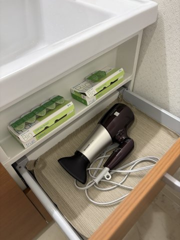 ローリエ朝霞台の独立洗面台|取りやすく便利なコンタクトレンズ収納