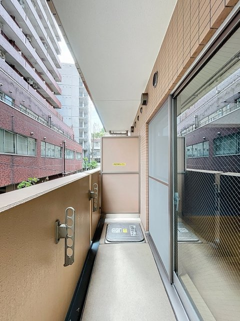 メインステージ西新宿のバルコニー
