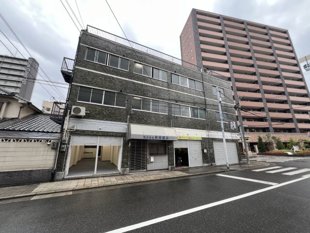 酒木ビルの外観