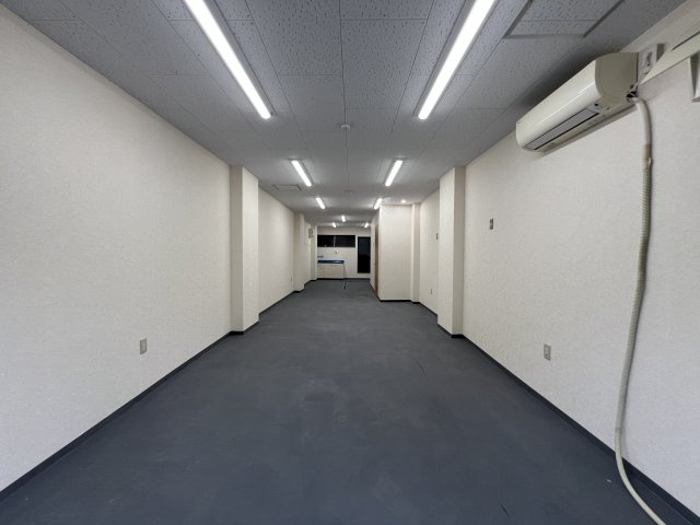 酒木ビルの内装