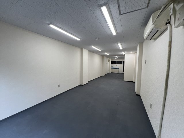 酒木ビルの内装