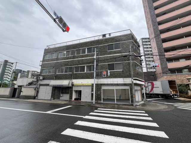 酒木ビルの外観