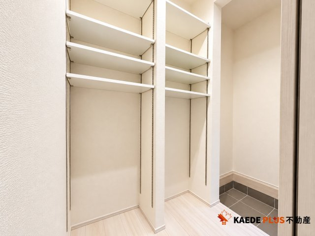 【カエデプラス不動産】彦根市西今町　5期　全3棟の玄関|現地写真（3号棟玄関）9/27　撮影