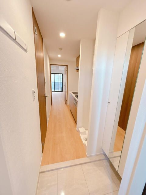 ＢＬＥＳＳ三軒茶屋ＷＥＳＴの玄関|収納もある玄関です