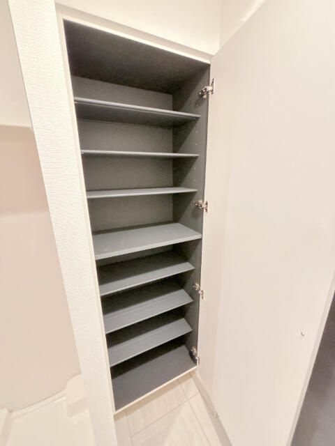ＢＬＥＳＳ三軒茶屋ＷＥＳＴの収納|小物を収納するのに便利です
