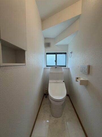 大岡山一丁目貸家のトイレ|シンプルで使いやすいトイレです