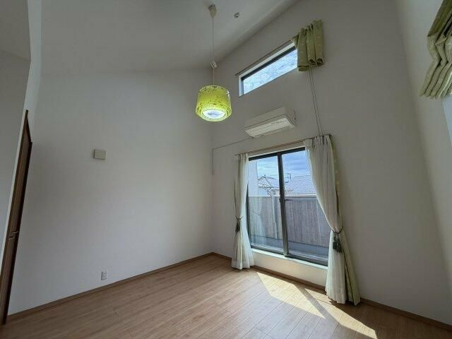 大岡山一丁目貸家の寝室|使い勝手のいい寝室です