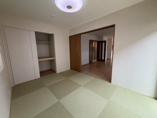 大岡山一丁目貸家の寝室|ゆとりの広さです