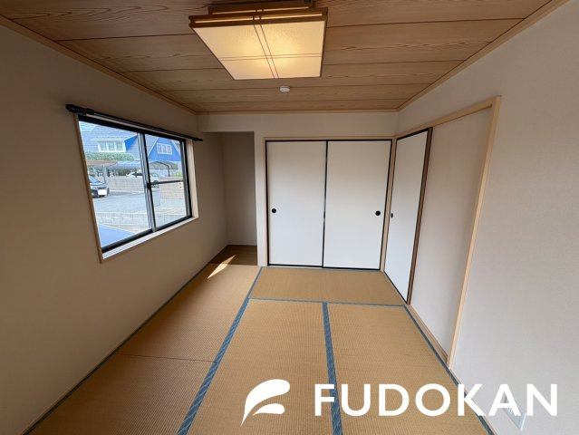 酒田市東泉町【中古住宅】の和室|独立した1階和室です。