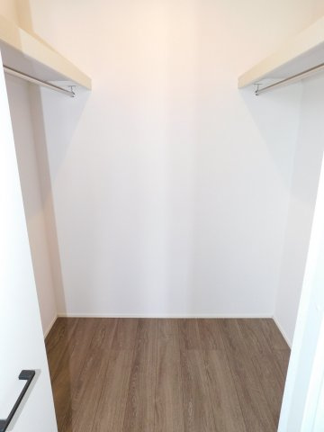 名古屋市天白区平針南２丁目の新築一戸建の収納|◇ウォークインクローゼット×２◇　　家族の洋服や大きな荷物がスッキリと片付く大容量収納♪