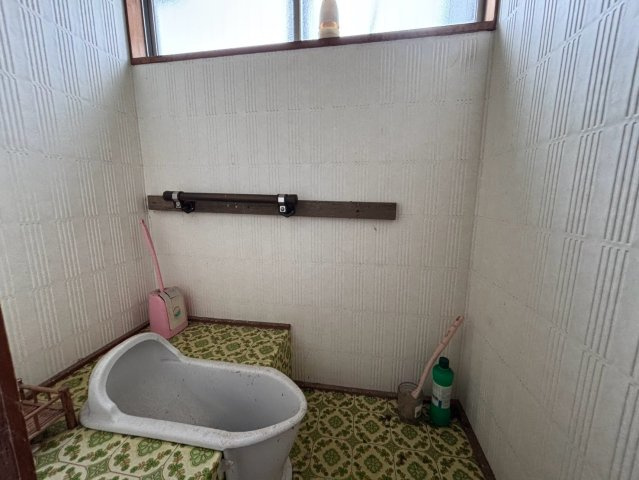 長生郡長生村岩沼 ビルトイン車庫付き 中古戸建 のトイレ