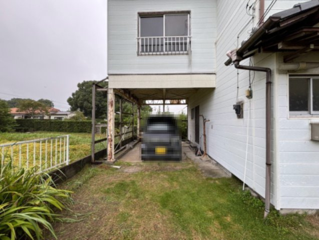長生郡長生村岩沼 ビルトイン車庫付き 中古戸建 の駐車場