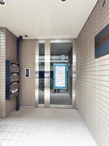 ベルメゾン学芸大学のエントランス|毎日通るエントランスはこのようになっています